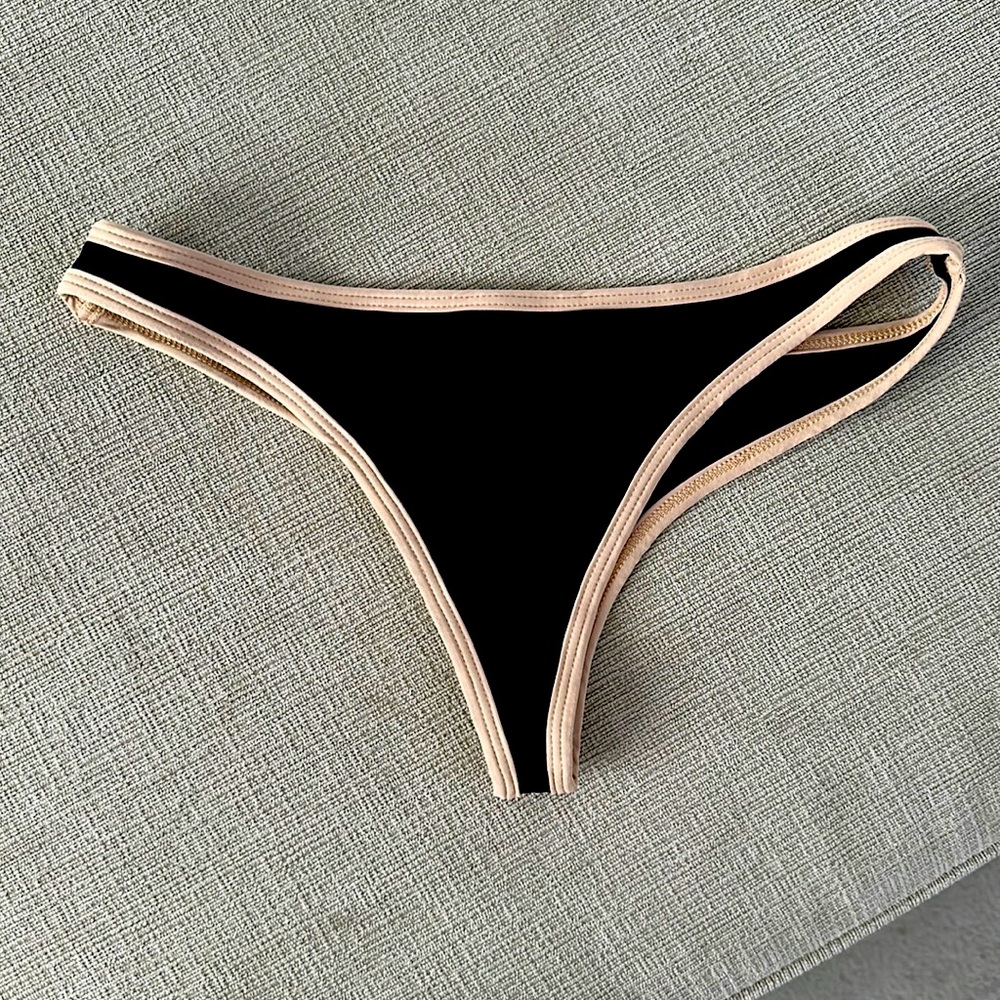 LSPACE bikini bottom size medium itsy cut, super cute thong bikini
